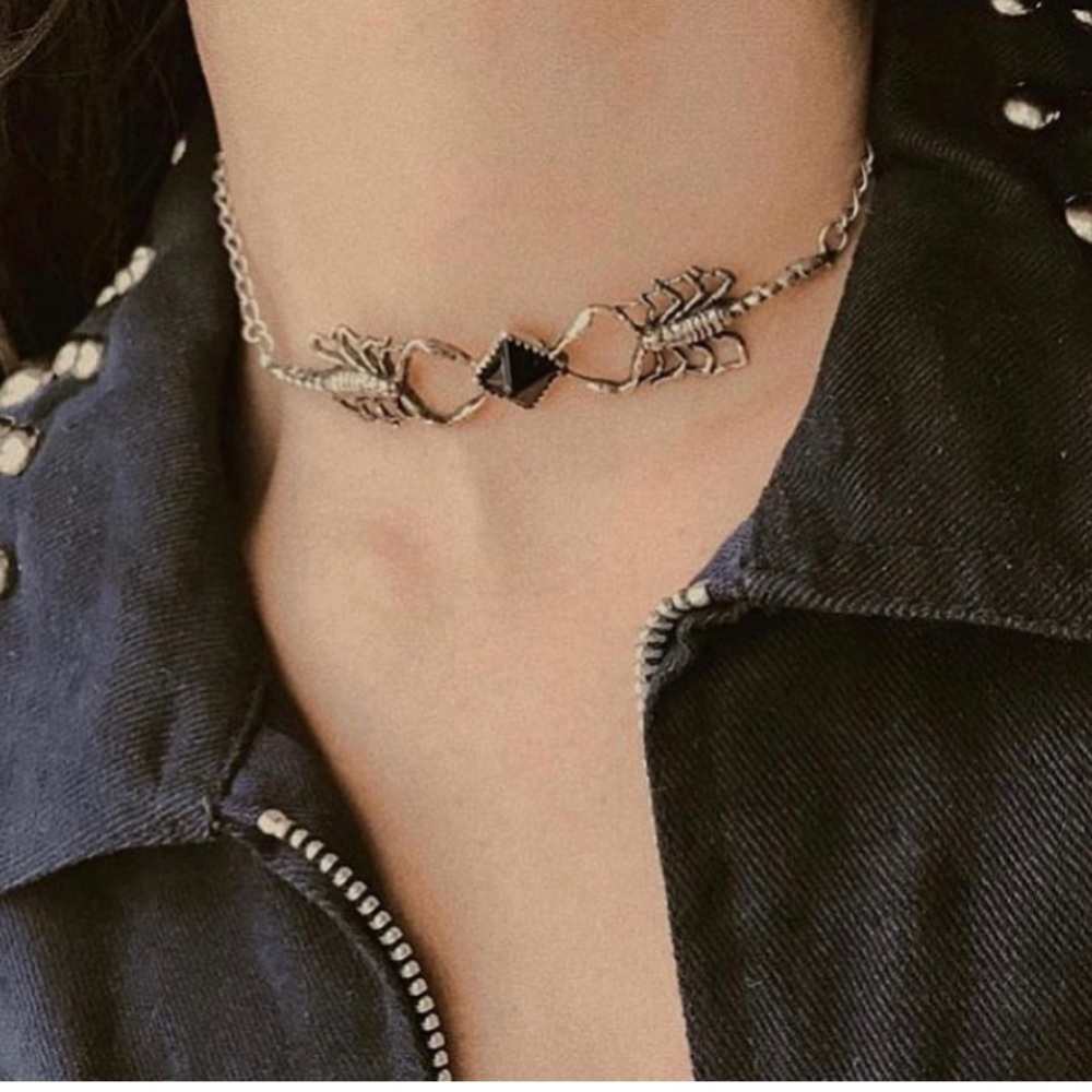 Scorpion onyx choker